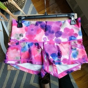 Blogilates Bodypop watercolor booty short